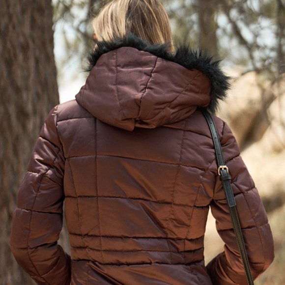 Wine Glossy Long Fitted Vegan Fur Hood Detail Wint - Picture 3 of 4